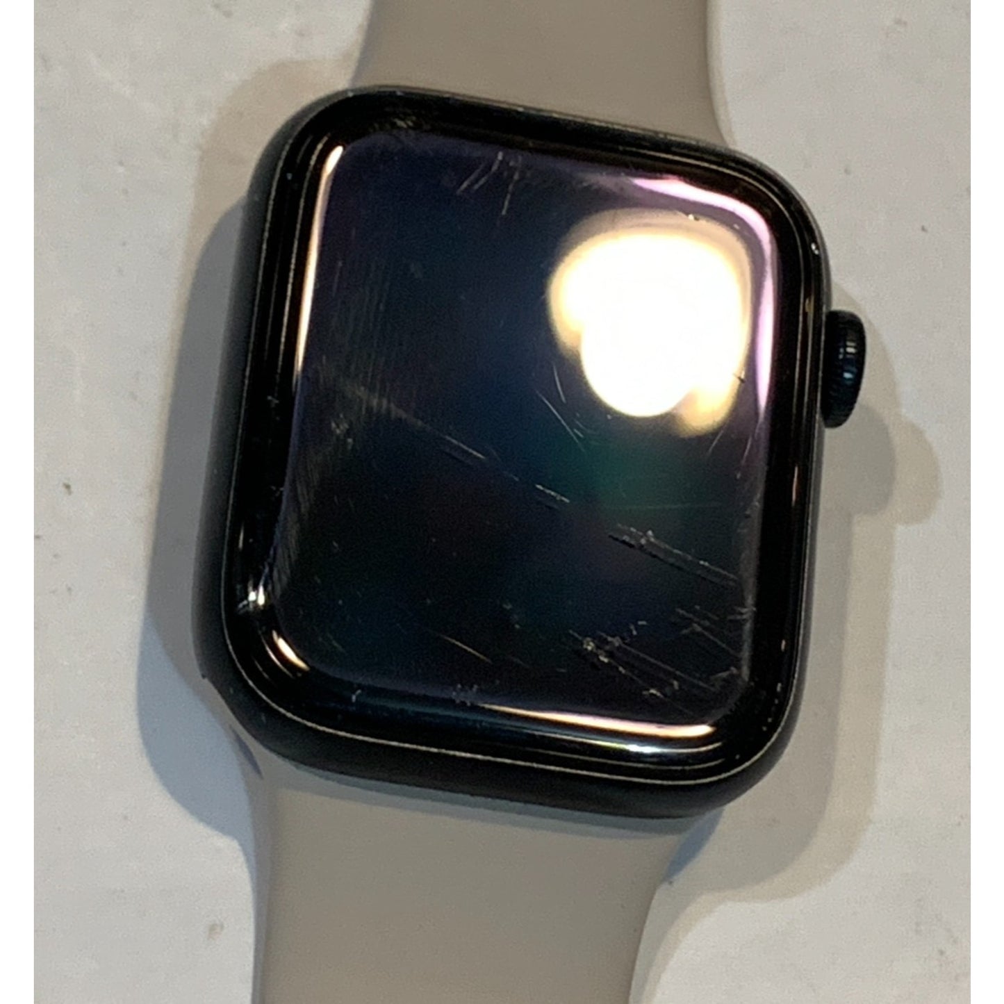 Apple Watch SE (2nd Gen) 44mm Starlight Aluminum GPS Smartwatch