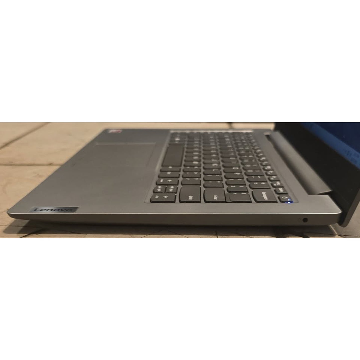 Lenovo Ideapad Slim 81VS / AMD A6-9220e / 64SD / 4Ram / Win10 / 14" Screen /