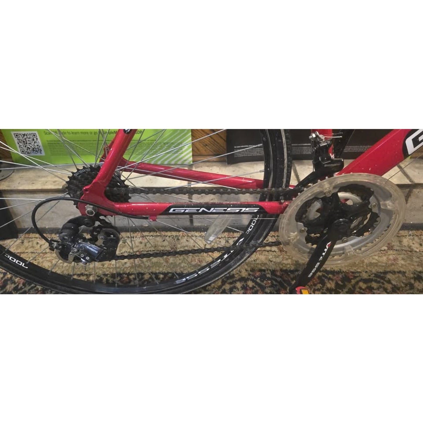 Genesis Road Tech 700 Road Bike / 22.5" Frame / 700CM Wheels / 21-Speed /