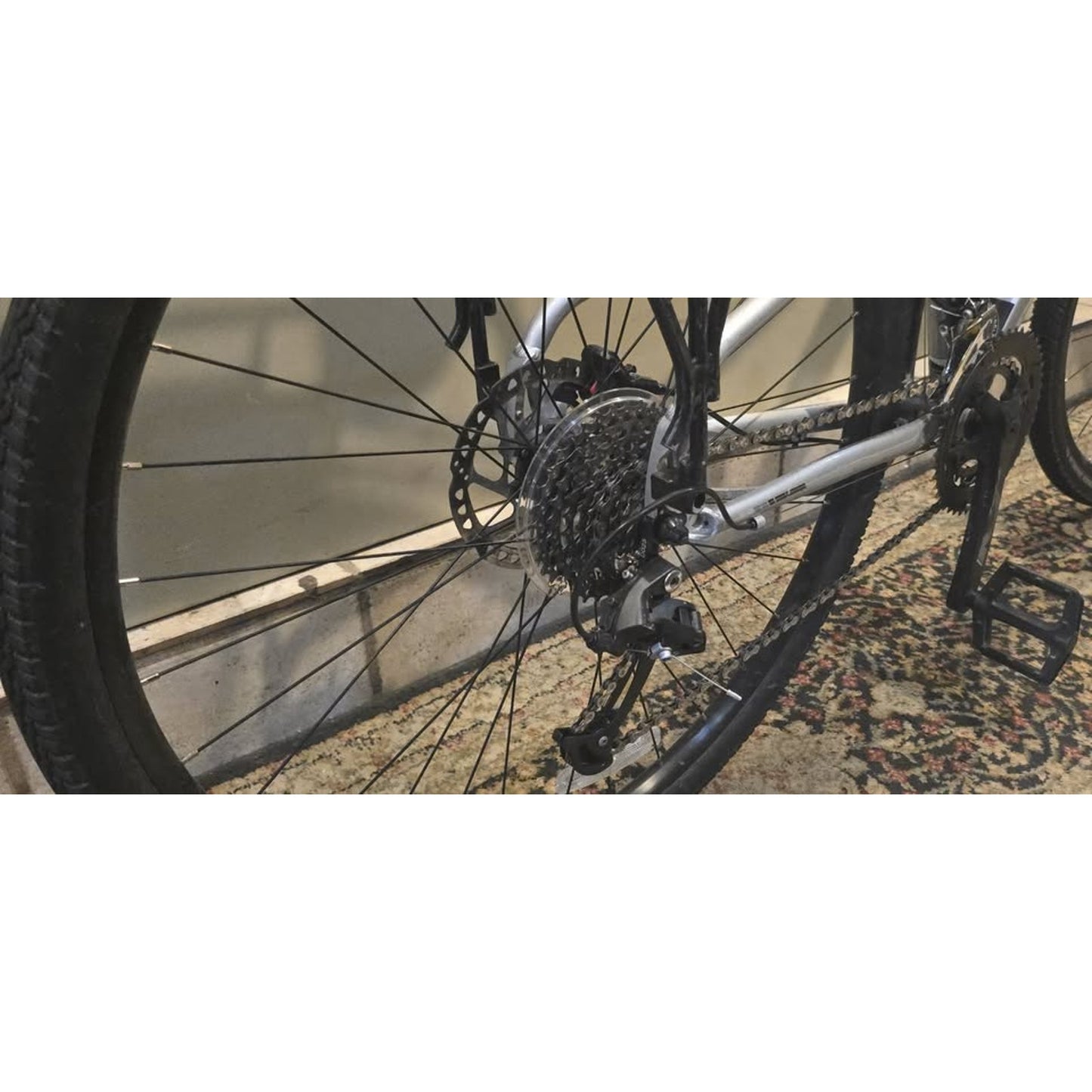 Fuji Traverse One 3 Hybrid Bike / 700Cm Wheels / 15" Frame / 18-Speed