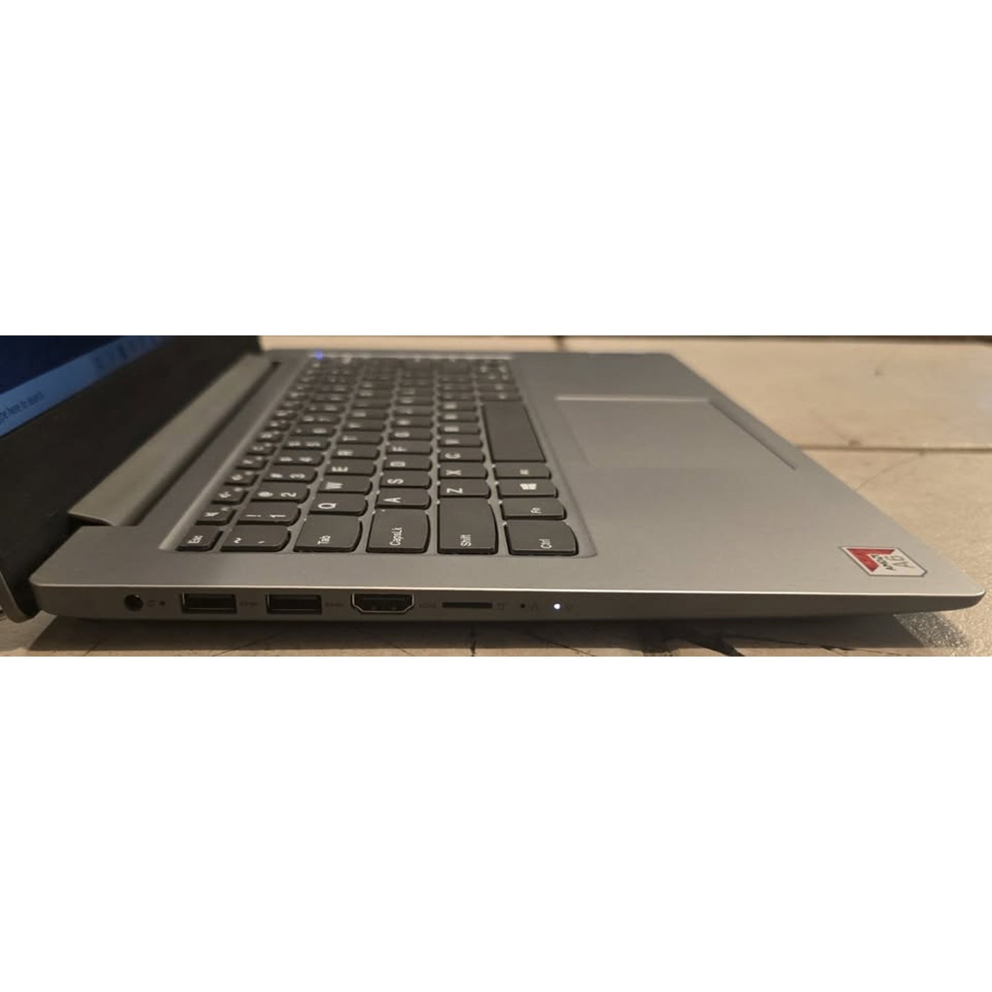Lenovo Ideapad Slim 81VS / AMD A6-9220e / 64SD / 4Ram / Win10 / 14" Screen /