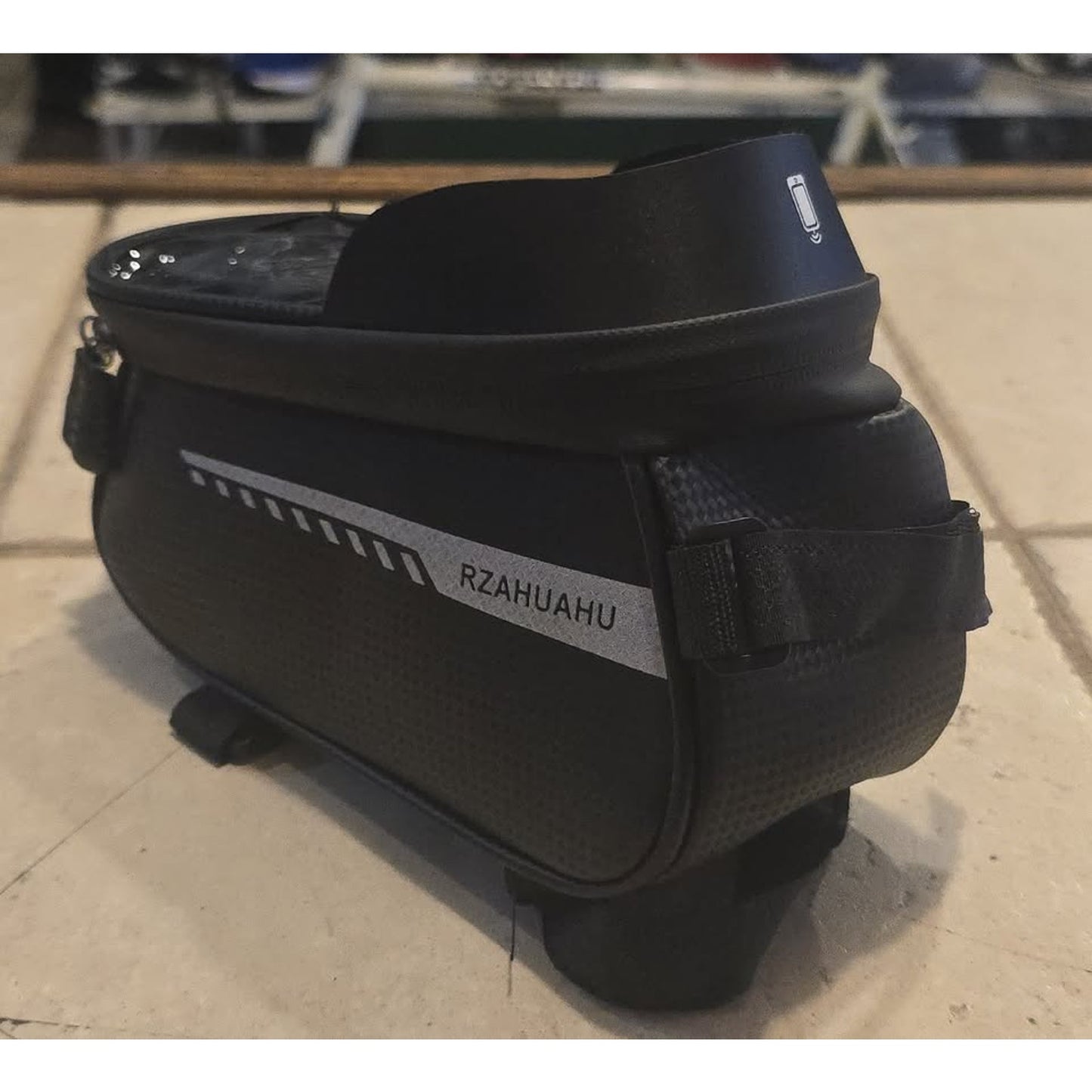 Rzahuhu Crossbar Phone Bag