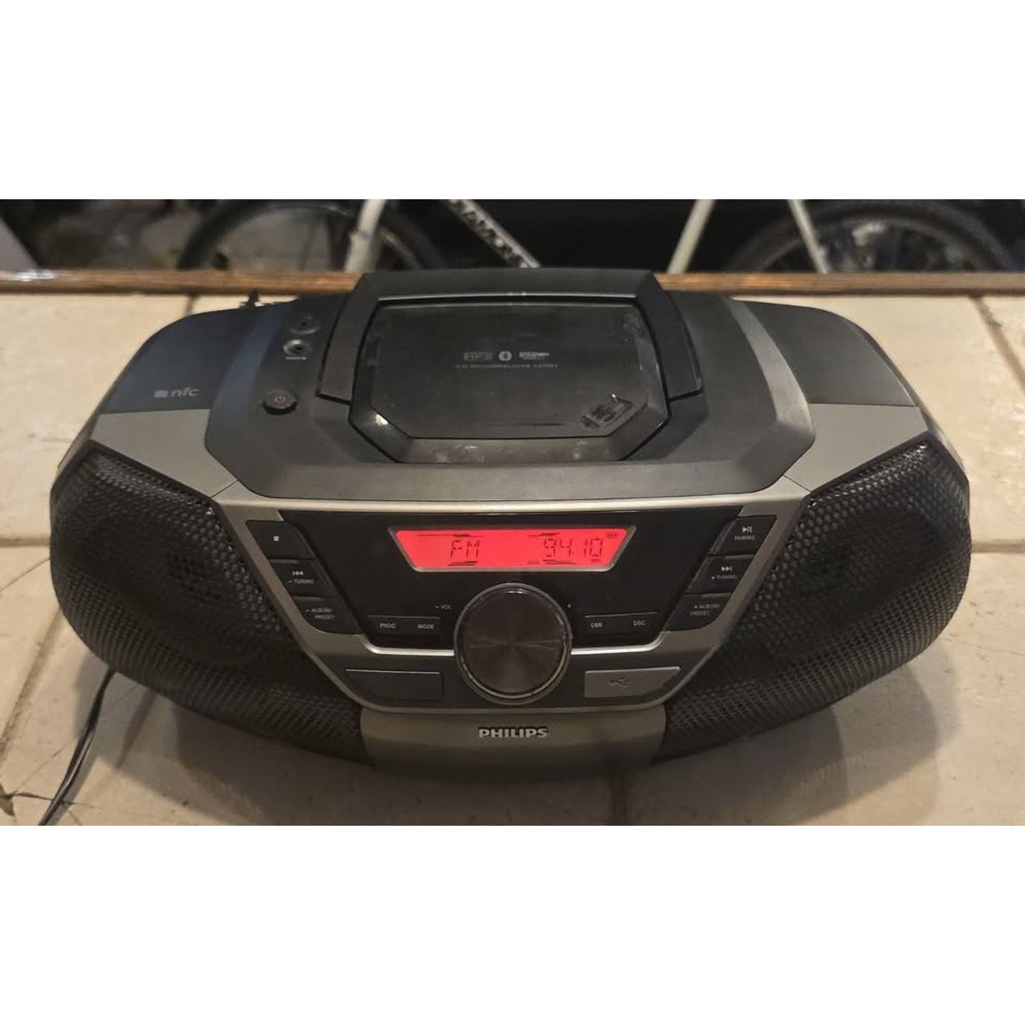 Philips Bluetooth Radio Boombox / No CD /