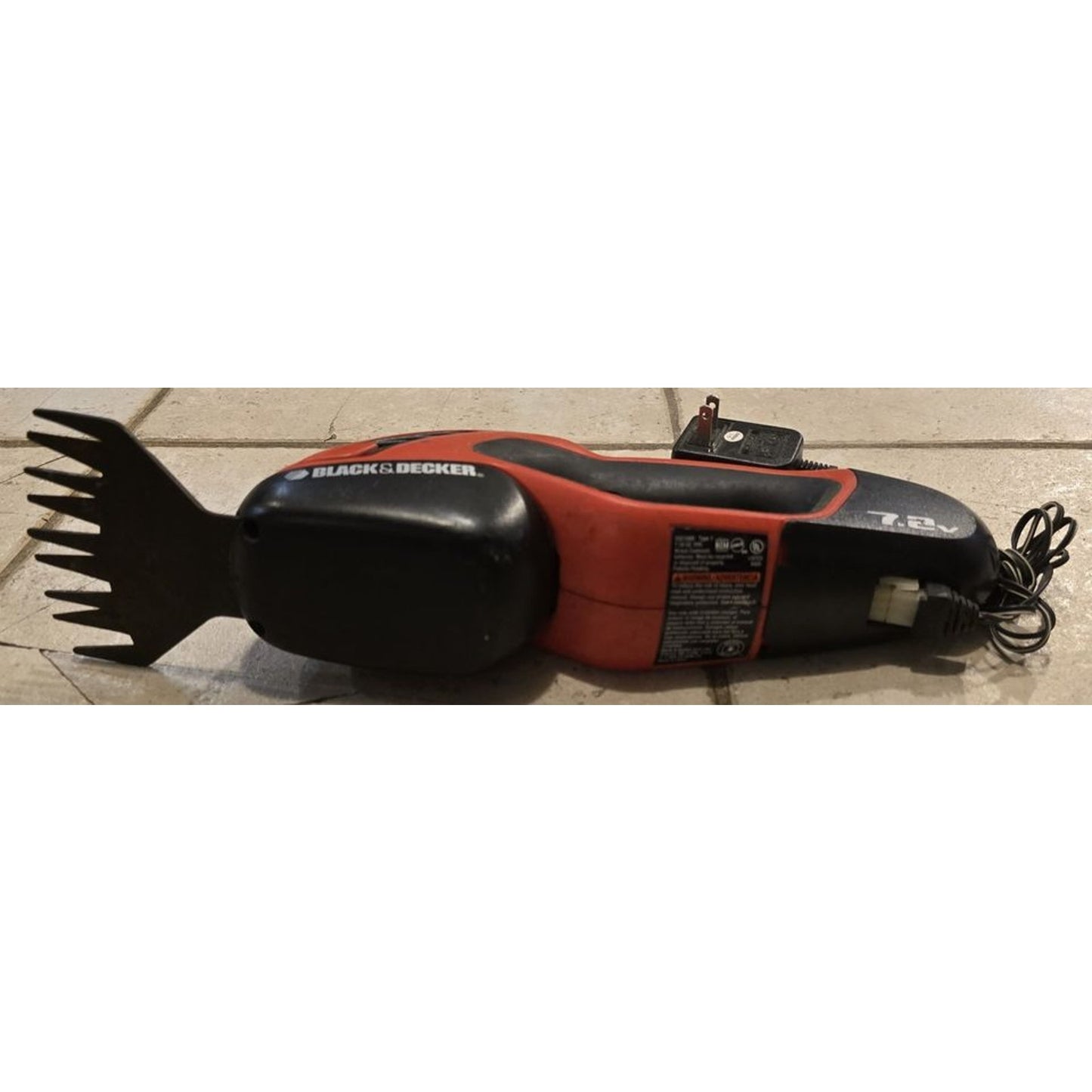 Black & Decker SCC1000 Cordless Hedge Trimmers