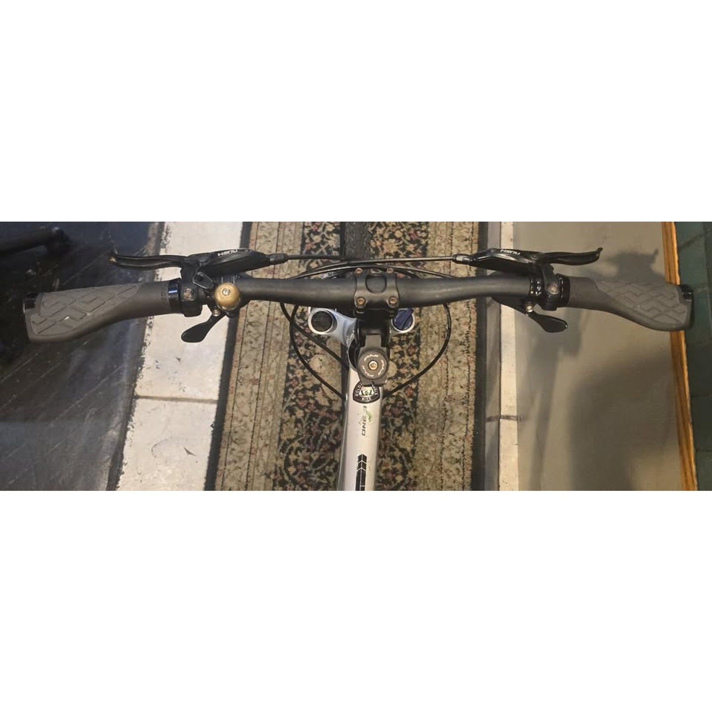 Fuji Traverse One 3 Hybrid Bike / 700Cm Wheels / 15" Frame / 18-Speed
