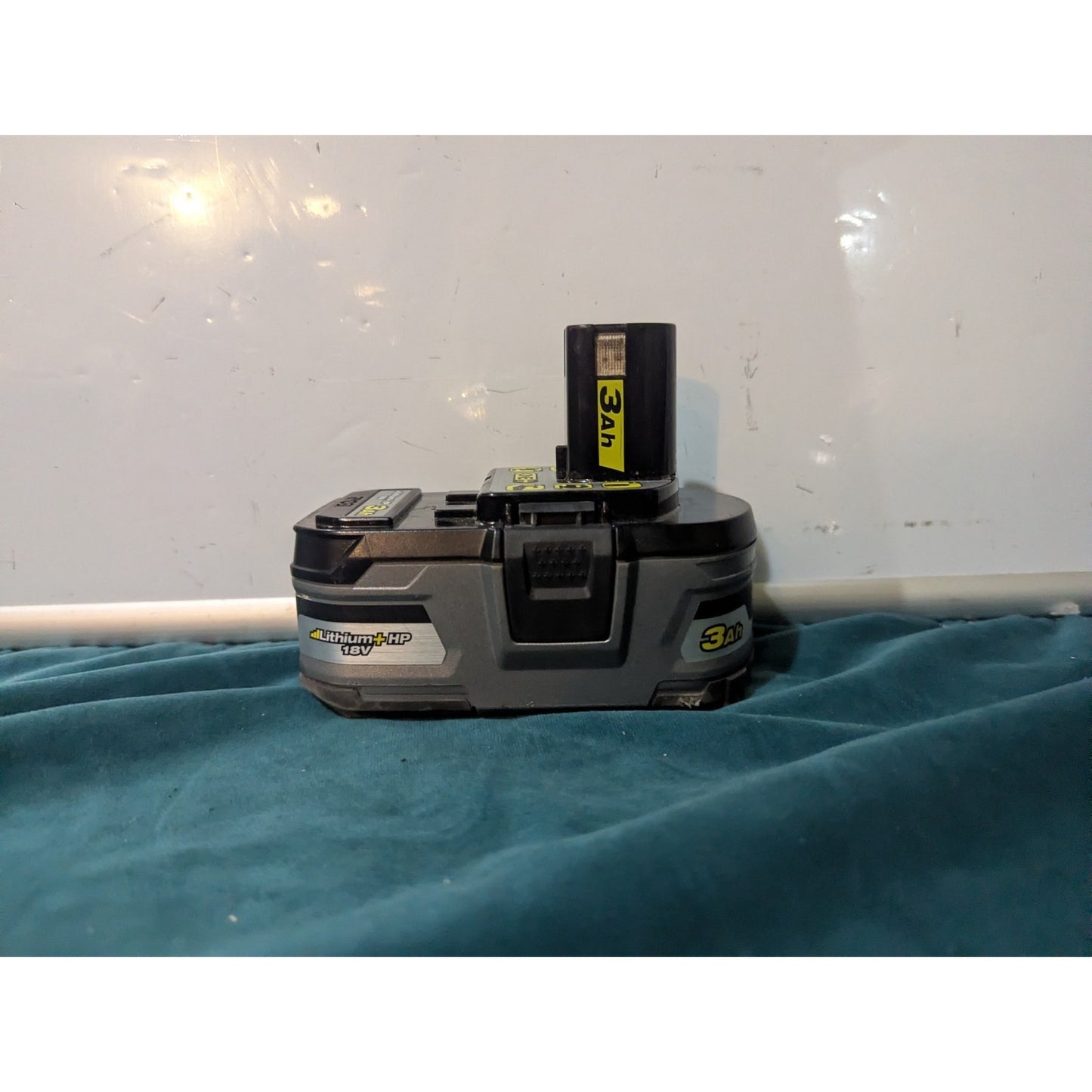 Ryobi 18V 3A High Capacity Lithium ion battery P191 w/ charger CS19034N460854