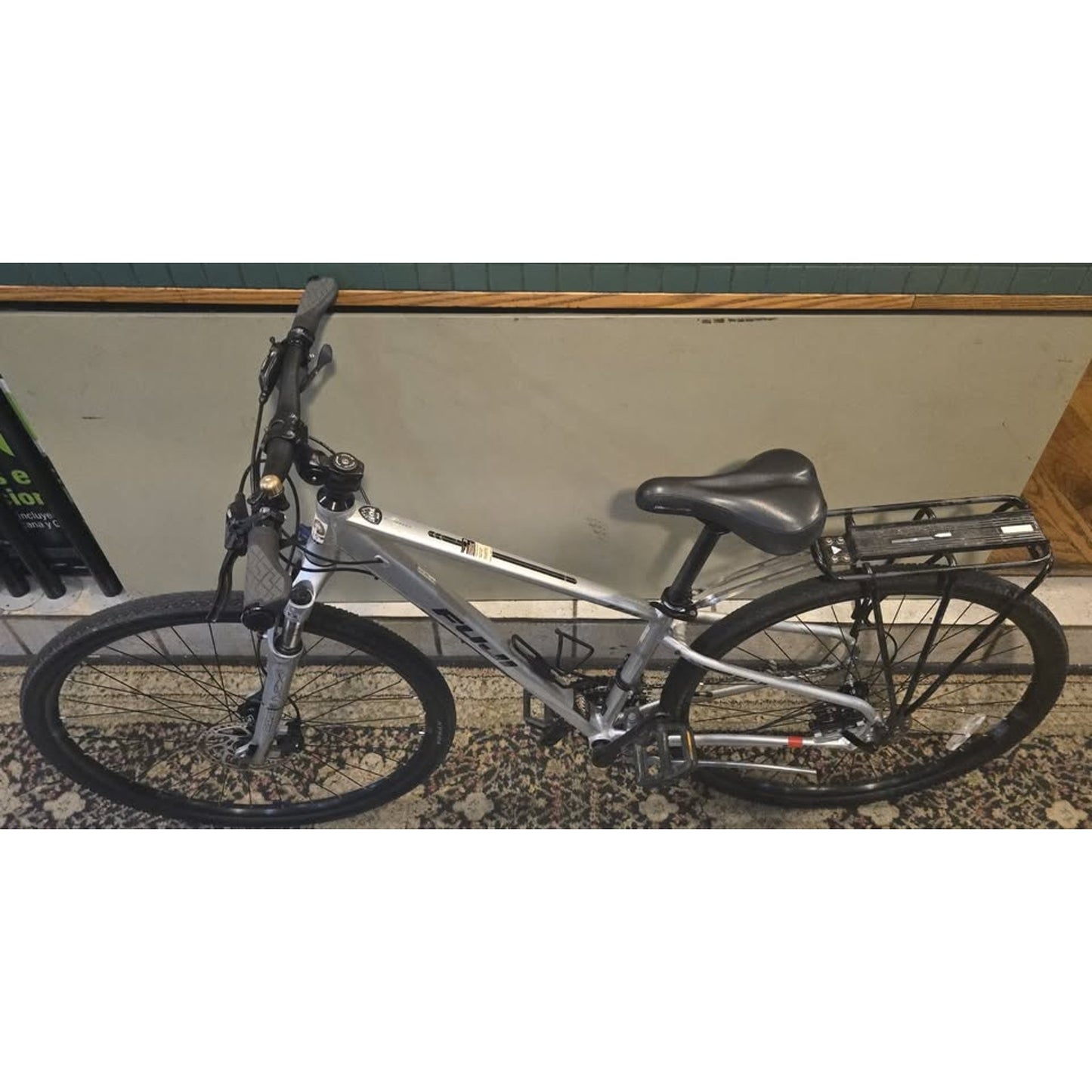 Fuji Traverse One 3 Hybrid Bike / 700Cm Wheels / 15" Frame / 18-Speed