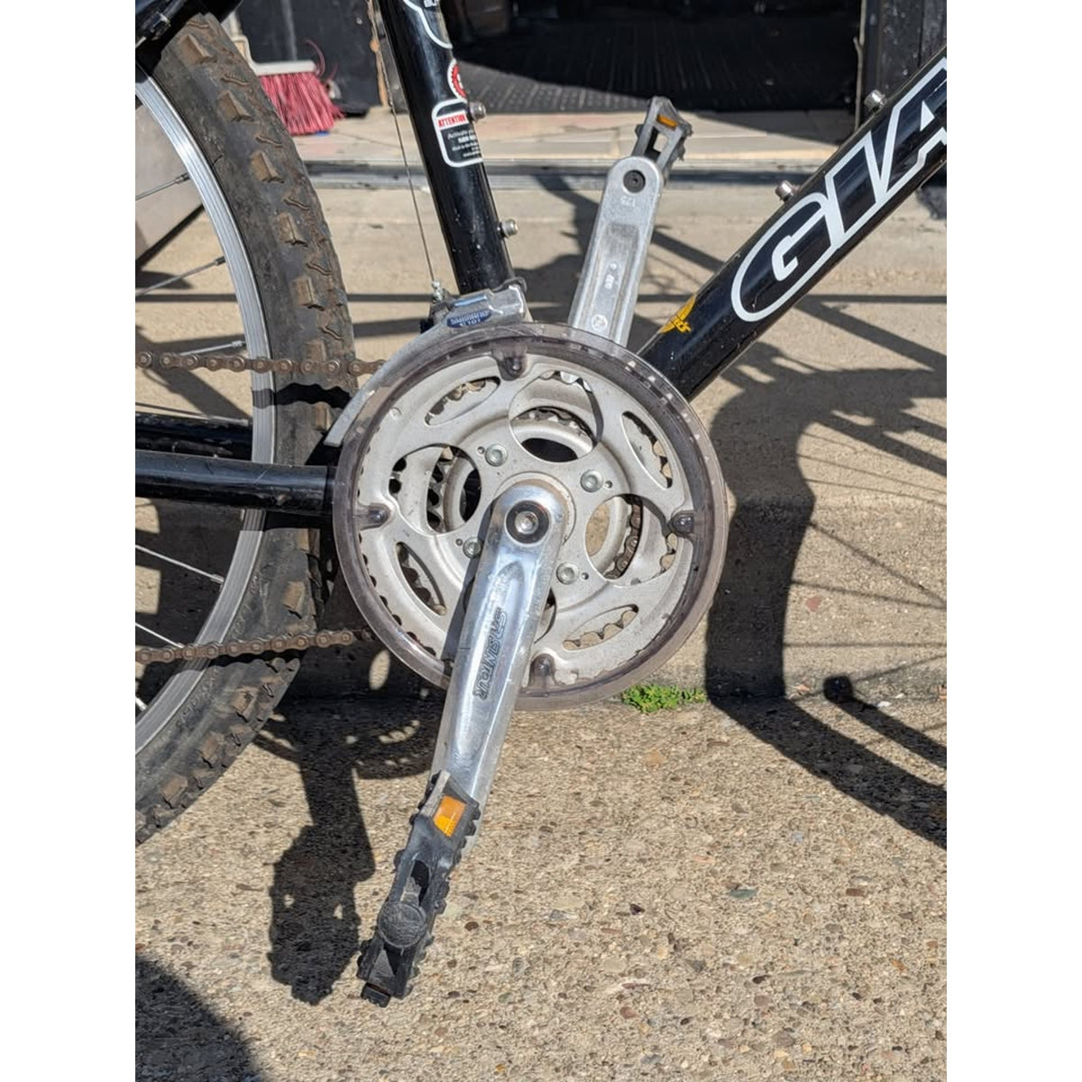 Giant Boulder / 17" Frame / 26" Wheels / 21 Speed