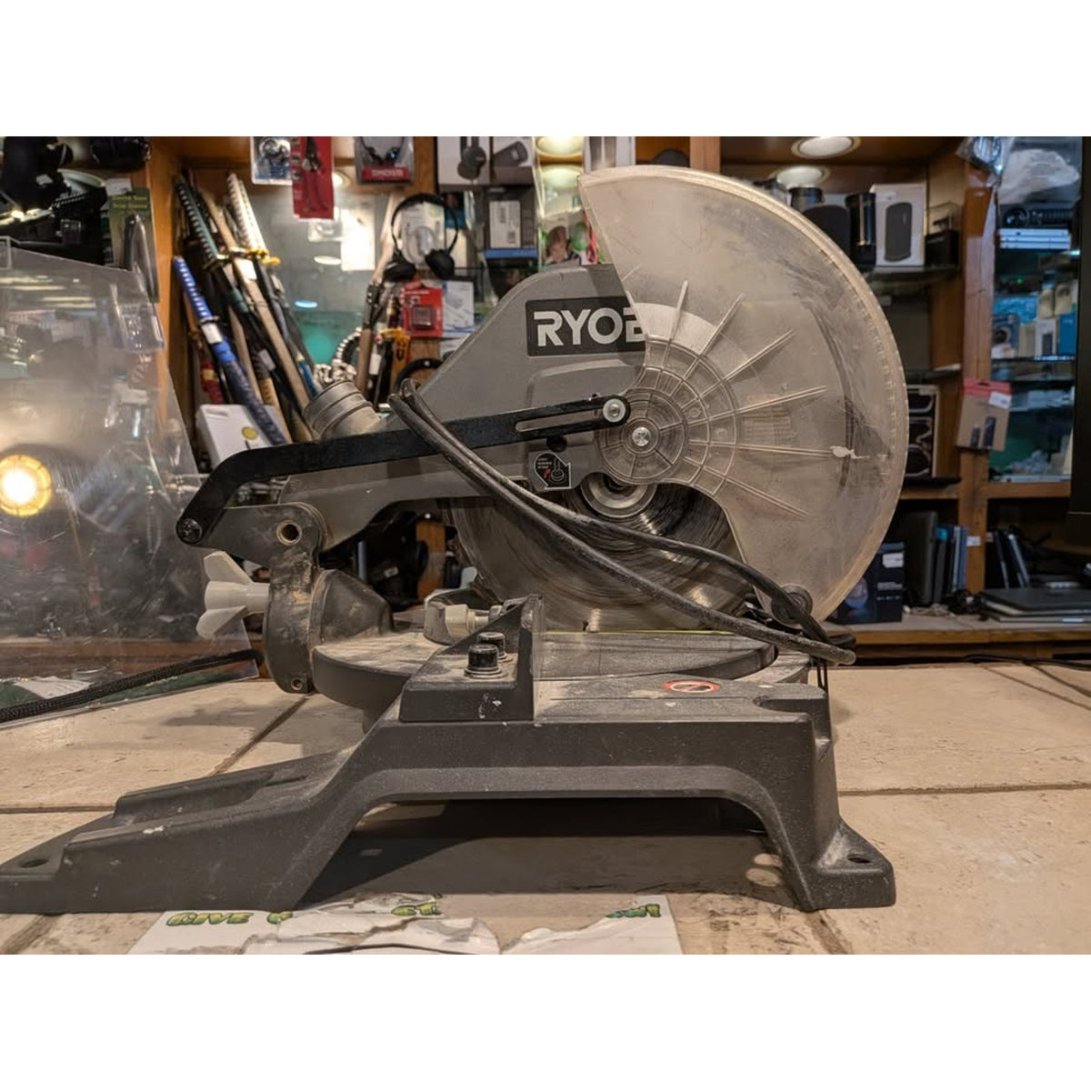 Ryobi Miter Saw / TS1346 / 120 V -- 60 Hz