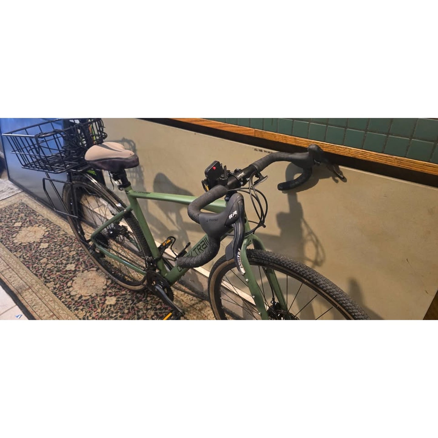 Ozark Trail G.1 Explorer Gravel Bike / 700Cm Wheels / 19.5" Frame / 14-Speed /