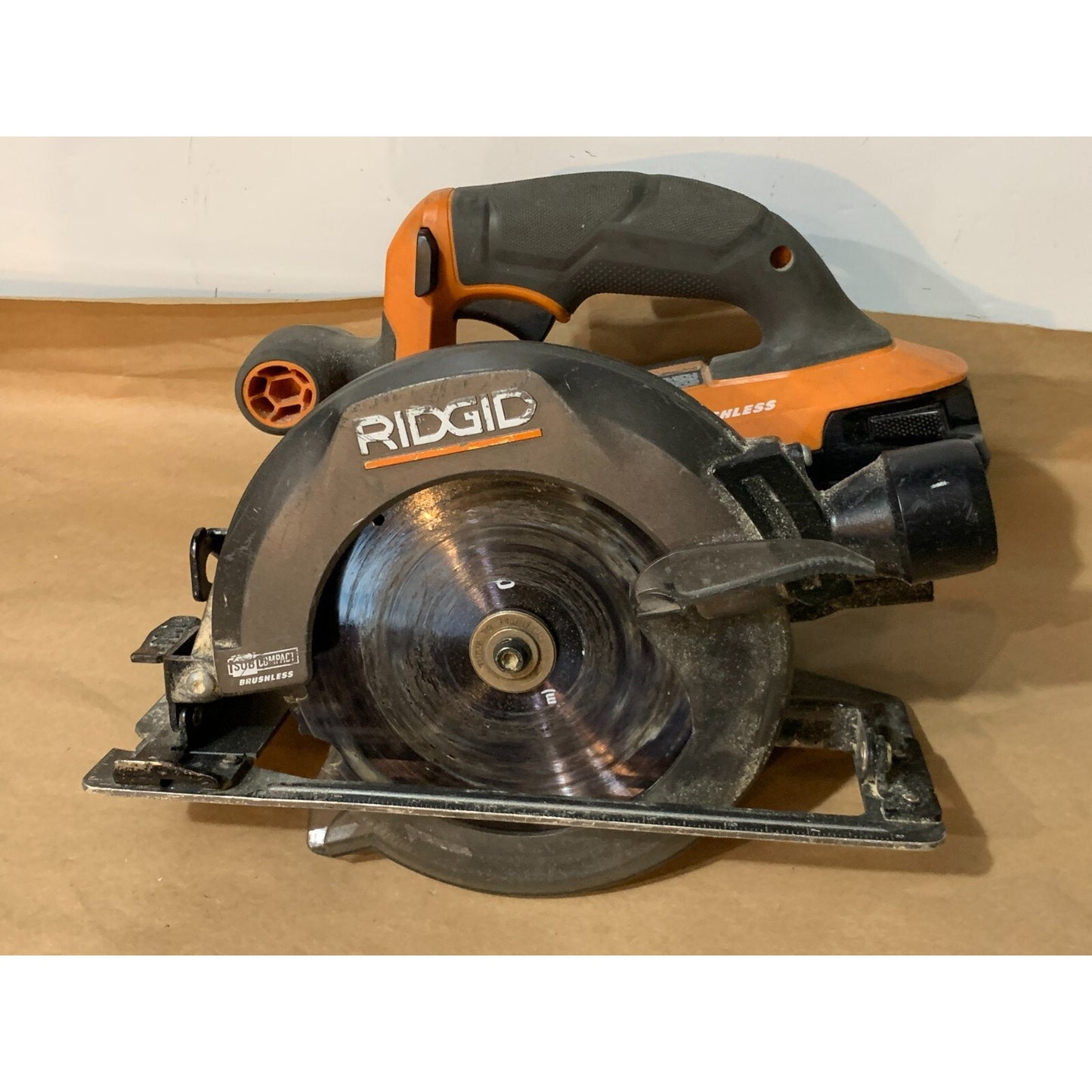 RIDGID 18V SubCompact Brushless Cordless 6 1/2 in. Circular Saw W/ 4ah Battery