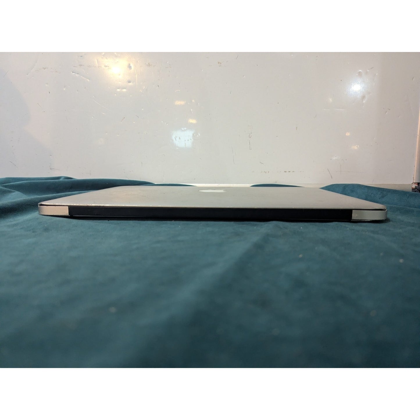 Apple MacBook A1466 (FOR PARTS)