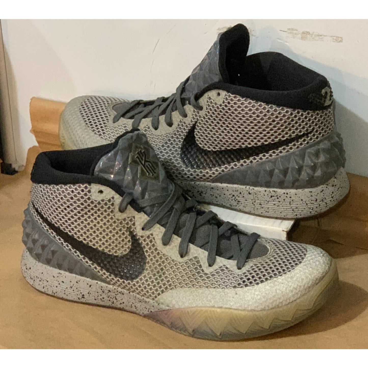 Nike Kyrie 1 All Star Dark Grey Pure Platinum 742547-090 Mens Size 11.5