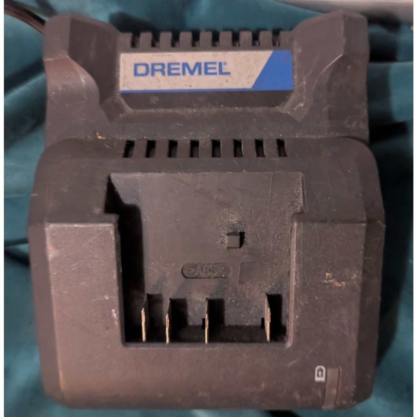Dremel US20V 01 20V MAX Cordless Compact Saw Tool Kit