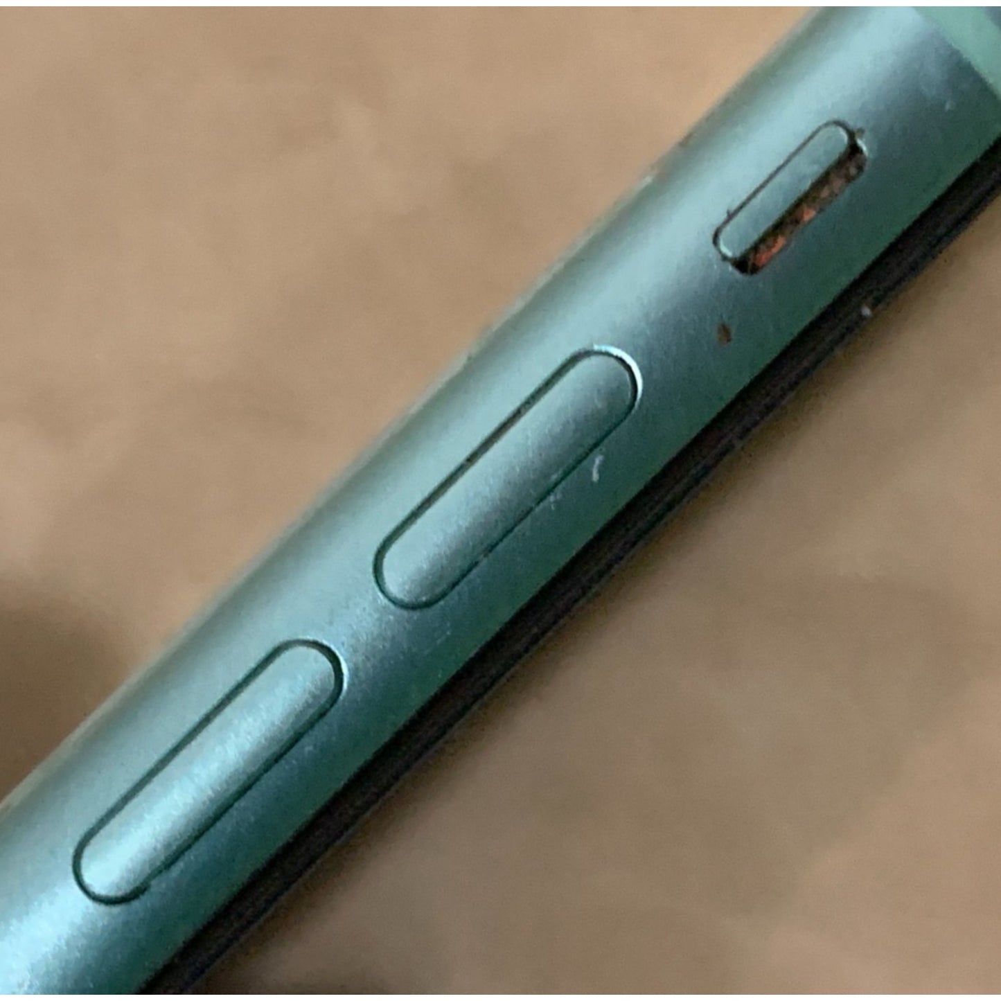 Apple iPhone 11 64GB Teal (AT&T ONLY) - (CRACKED BACK! REPLACED SCREEN!)