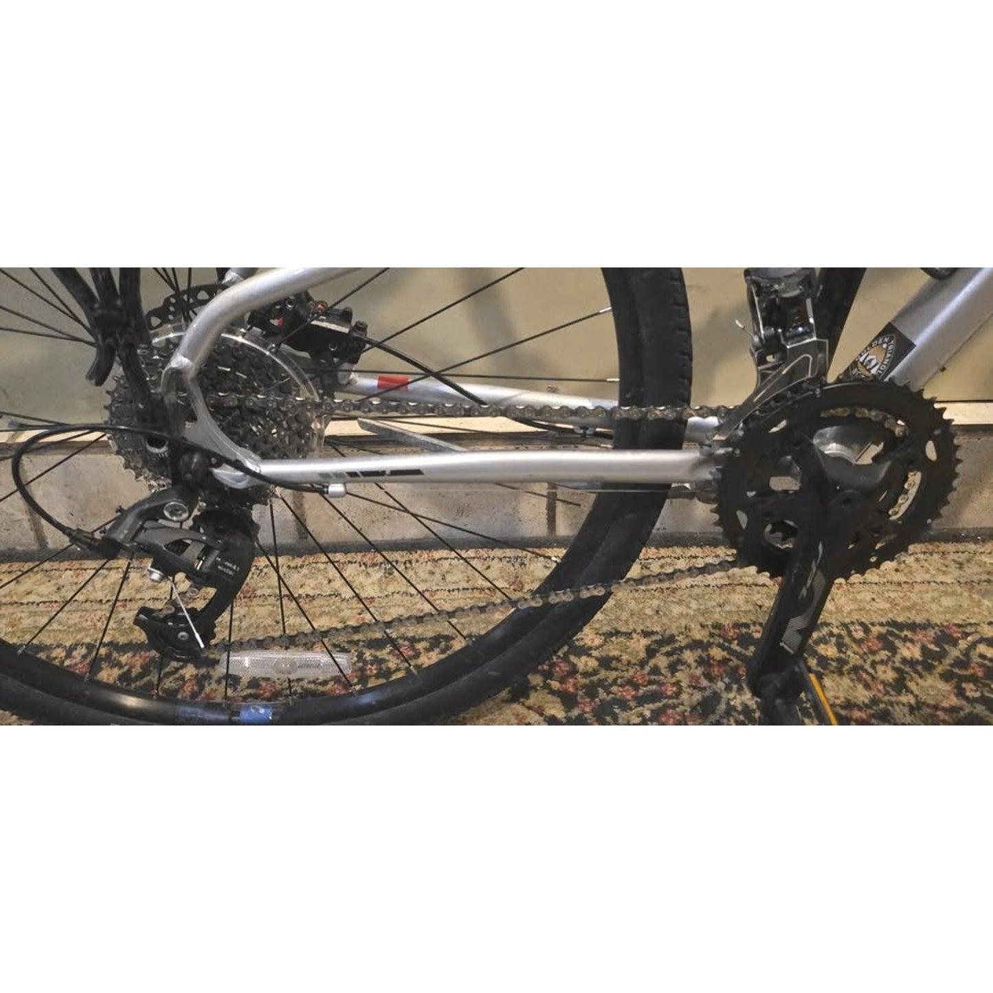 Fuji Traverse One 3 Hybrid Bike / 700Cm Wheels / 15" Frame / 18-Speed