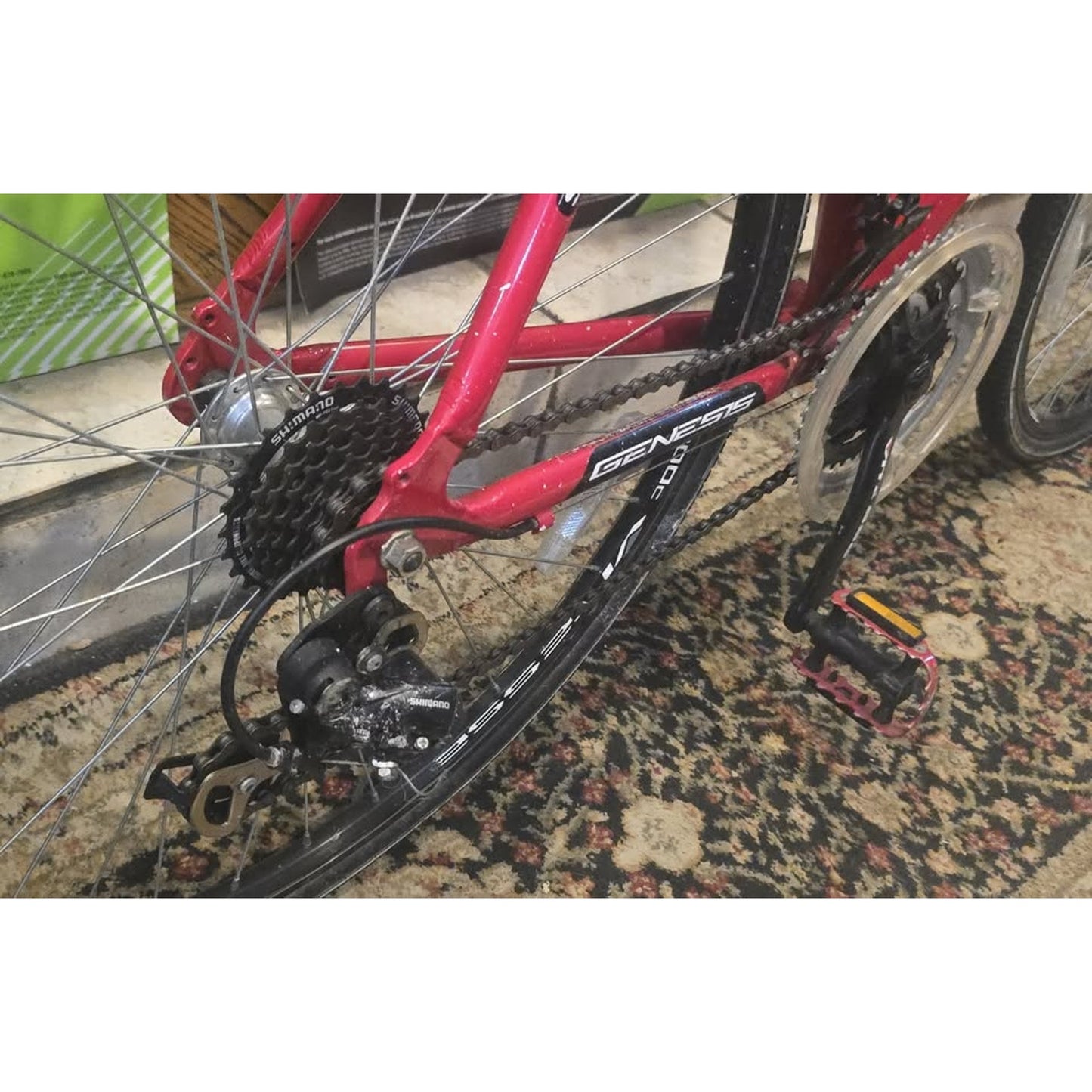 Genesis Road Tech 700 Road Bike / 22.5" Frame / 700CM Wheels / 21-Speed /