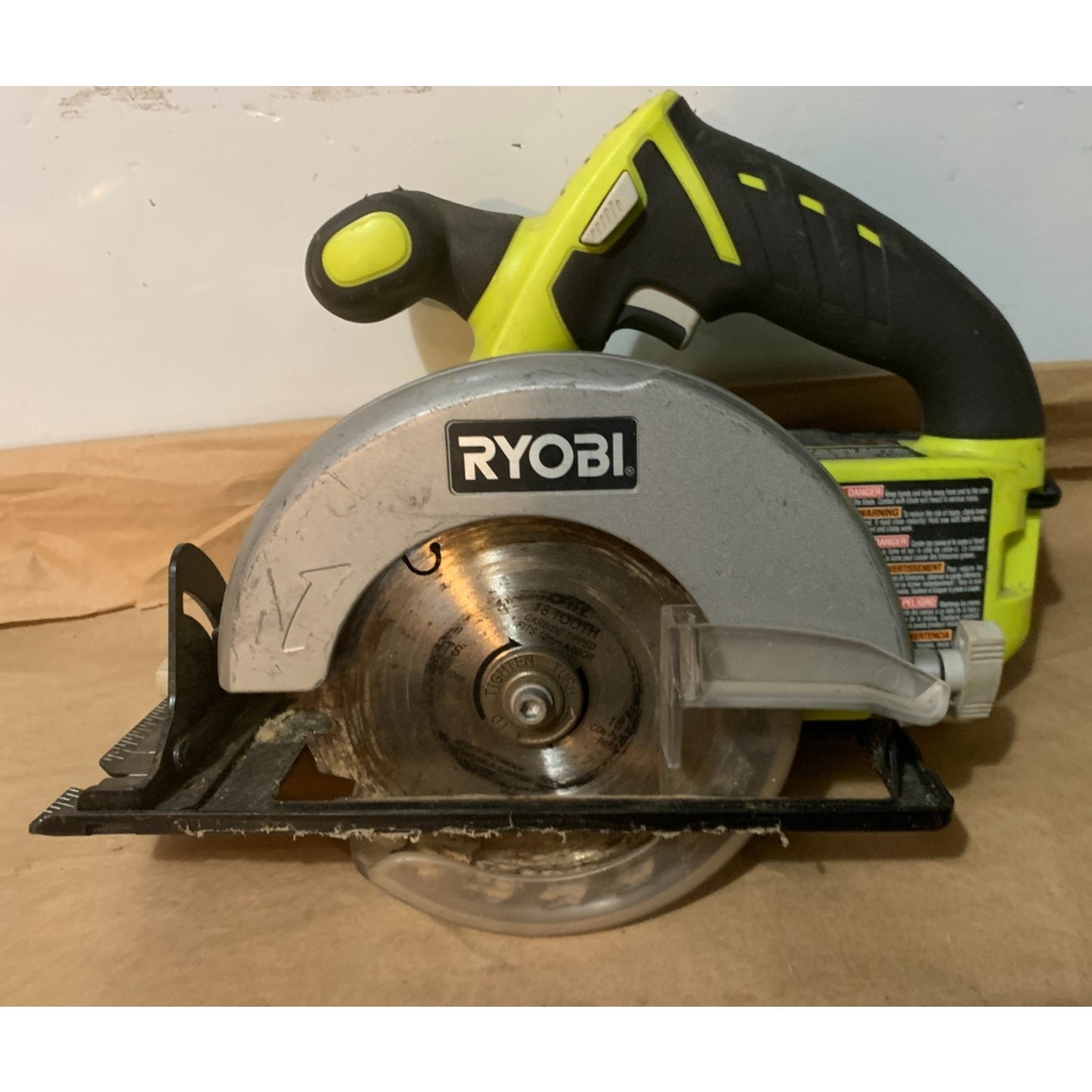 Ryobi PCL500 18V 5-1/2" Battery Powered Circular Saw With Blade