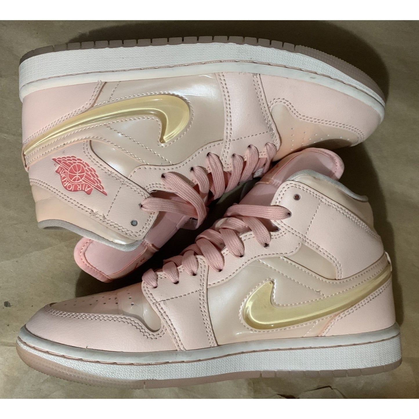 Nike Air Jordan 1 Mid Valentines Day Womens Size 7 Pink Athletic Shoes Sneakers
