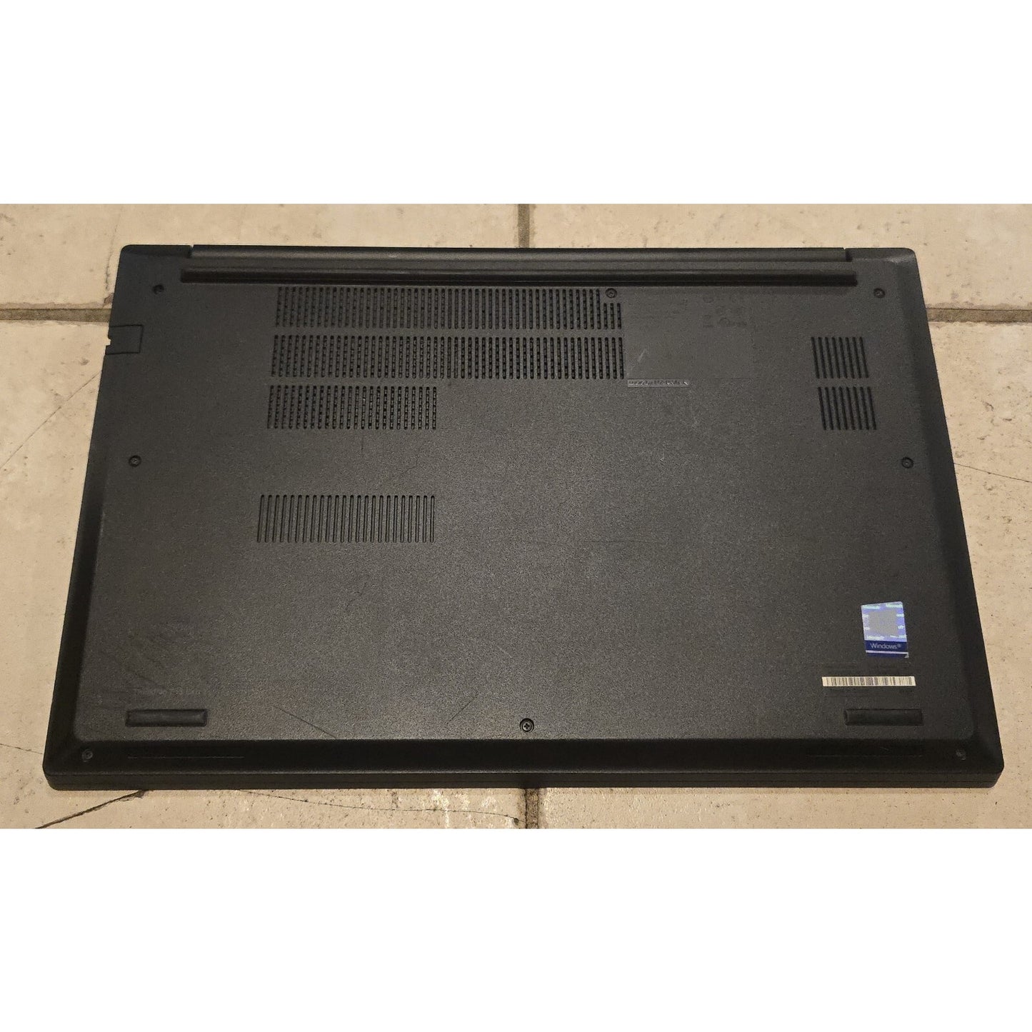 15.6"Lenovo ThinkPad E15 Gen 2 AMD Ryzen 3 4300U 2.70GHz RAM 8GB SSD 256GB