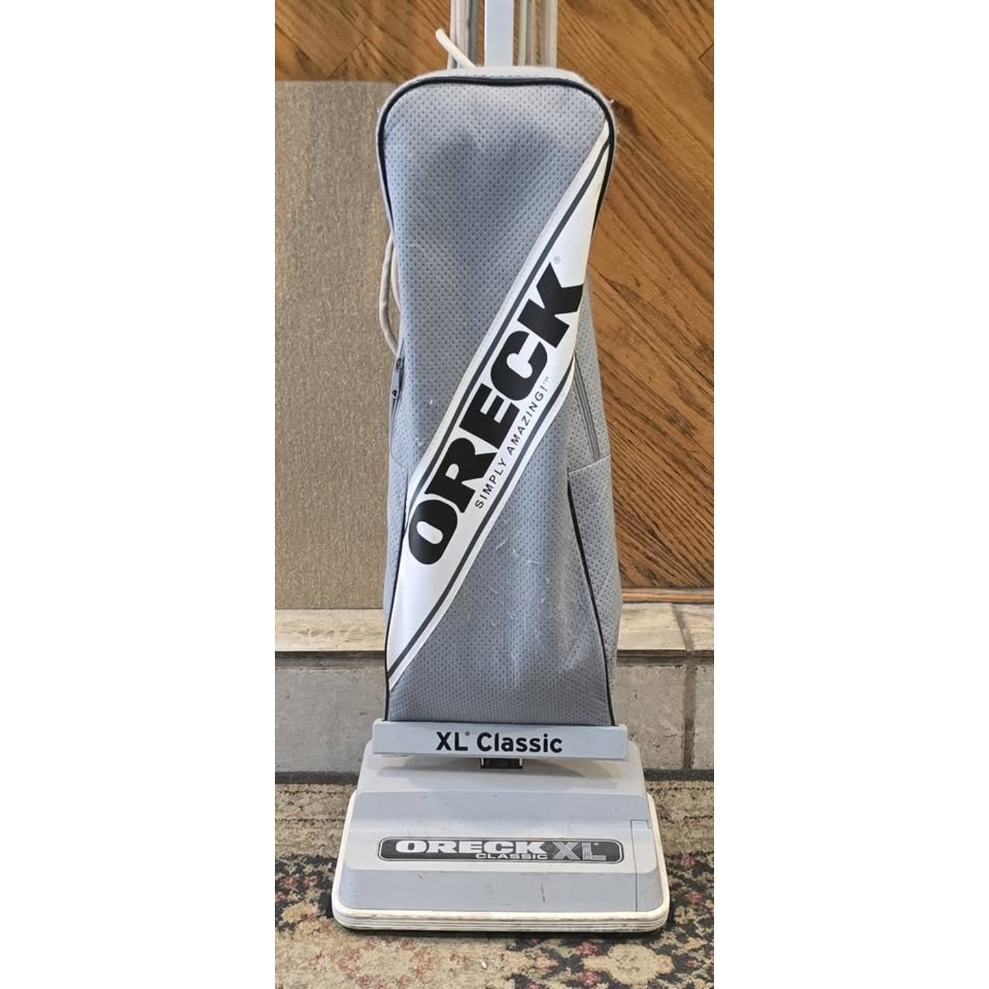 Oreck Classic XL Upright Vacuum Cleaner / U2200HHSQ /