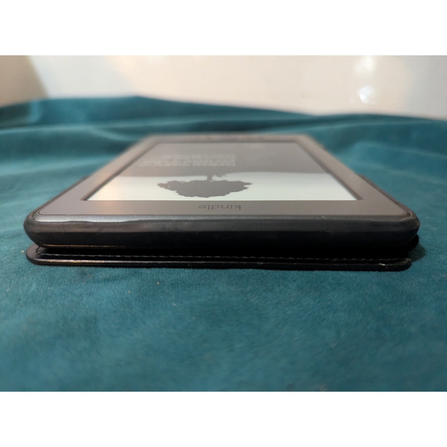 Amazon Kindle 4th Generation E-Reader Silver Model D01100 Wi-Fi