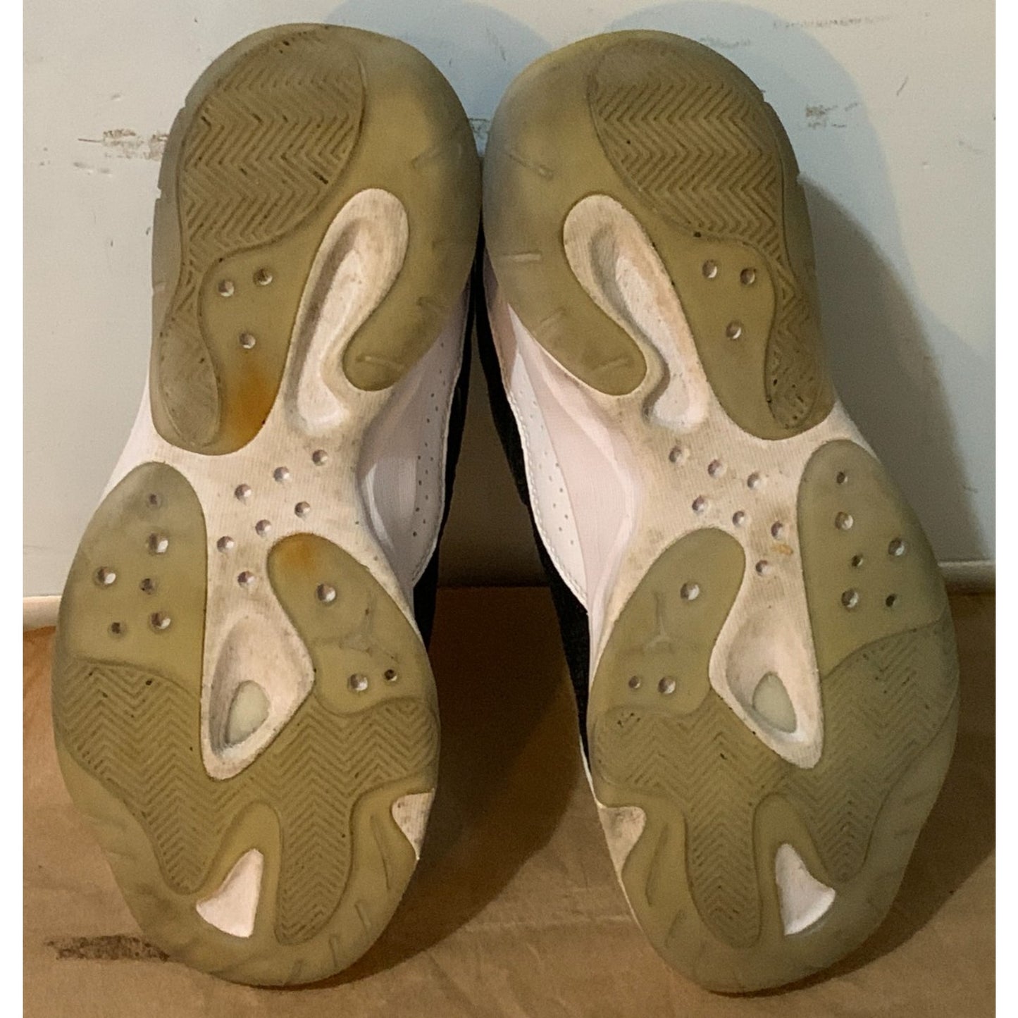 Nike Air Jordan 11 CMFT Low Men's Sneakers Black/White Size 8.5 / CW0784 104