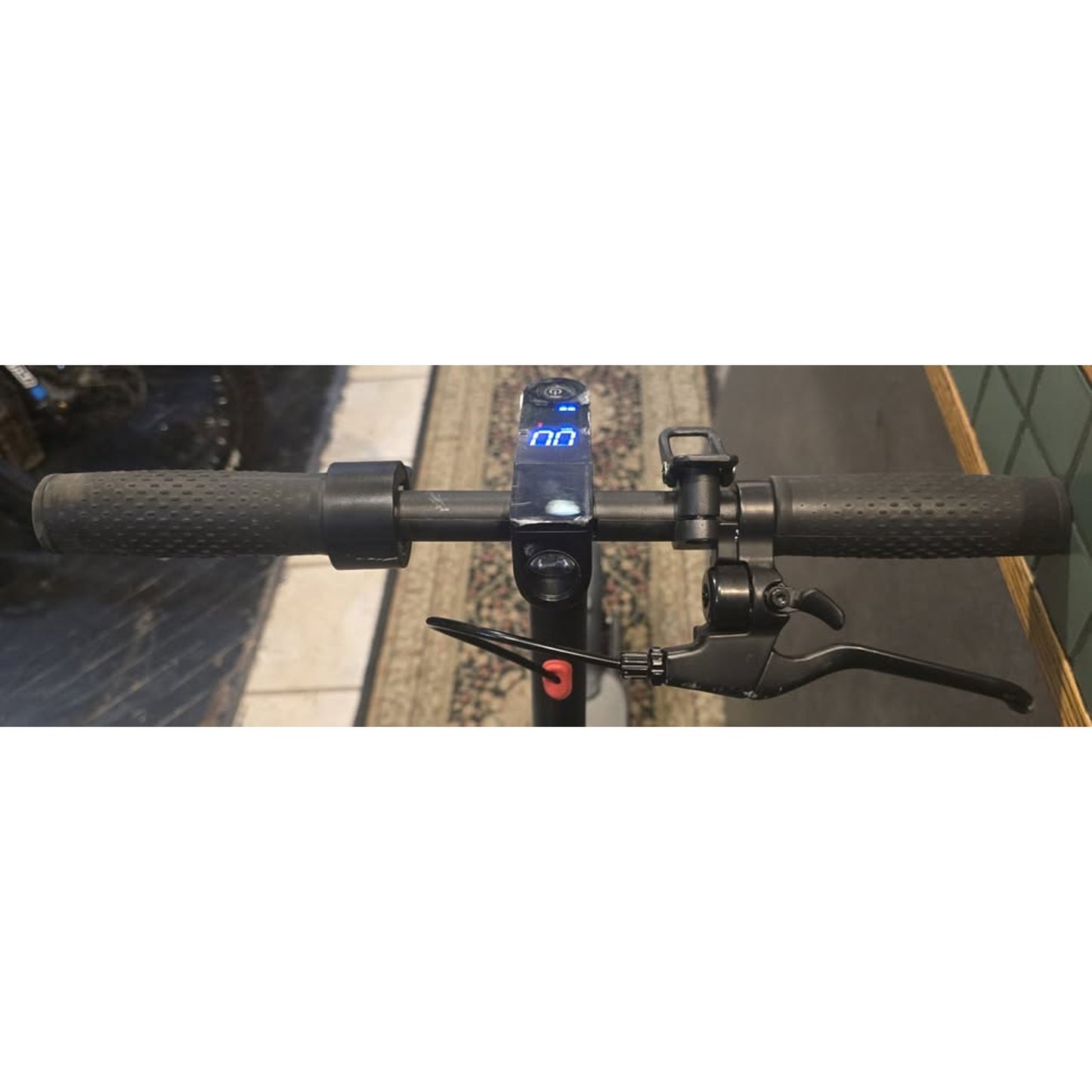 Max V-7 Electric Kick Scooter / 350W Motor / 16 Mile Range / 22Mph /