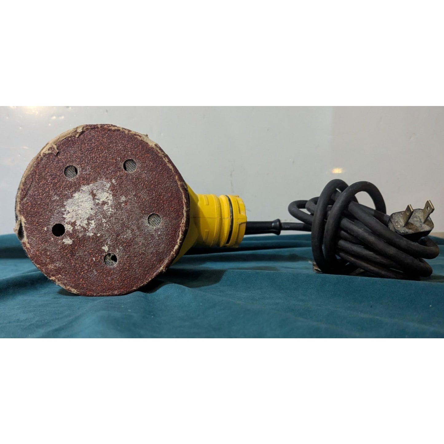 Dewalt 3 Hook & Loop Random Orbital Sander