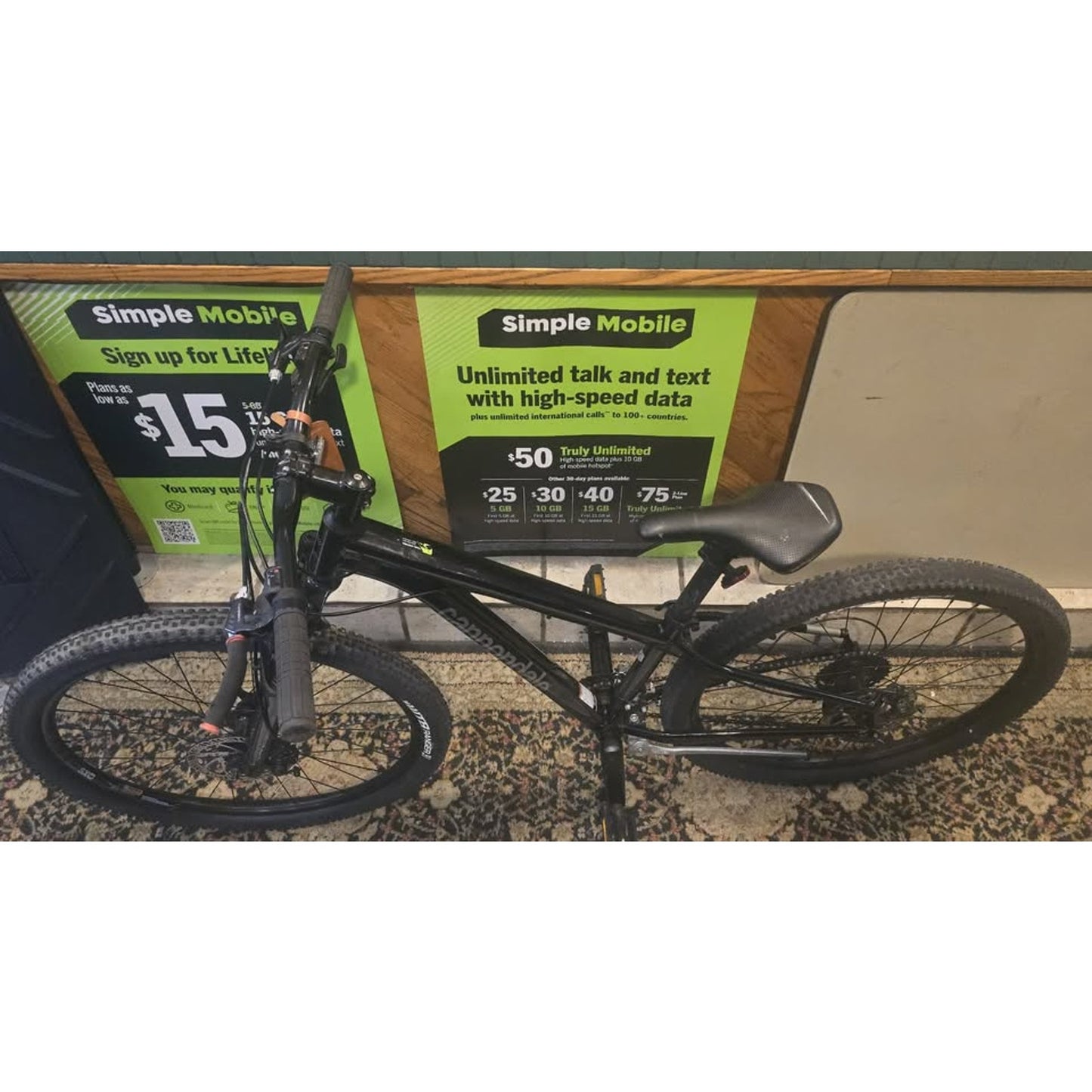 Cannondale Trail 8 Mountain Bike / 13" Frame / 27.5" Wheel / 14-Speed /