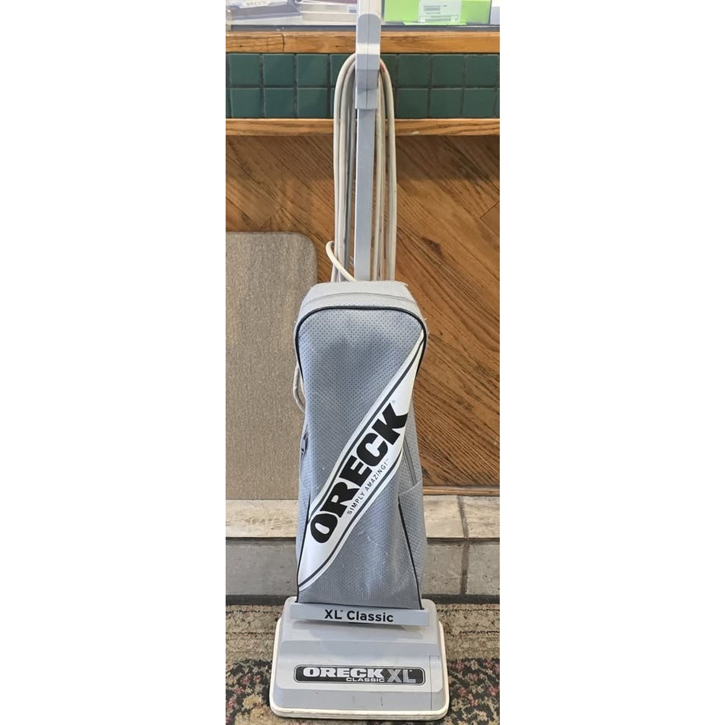 Oreck Classic XL Upright Vacuum Cleaner / U2200HHSQ /