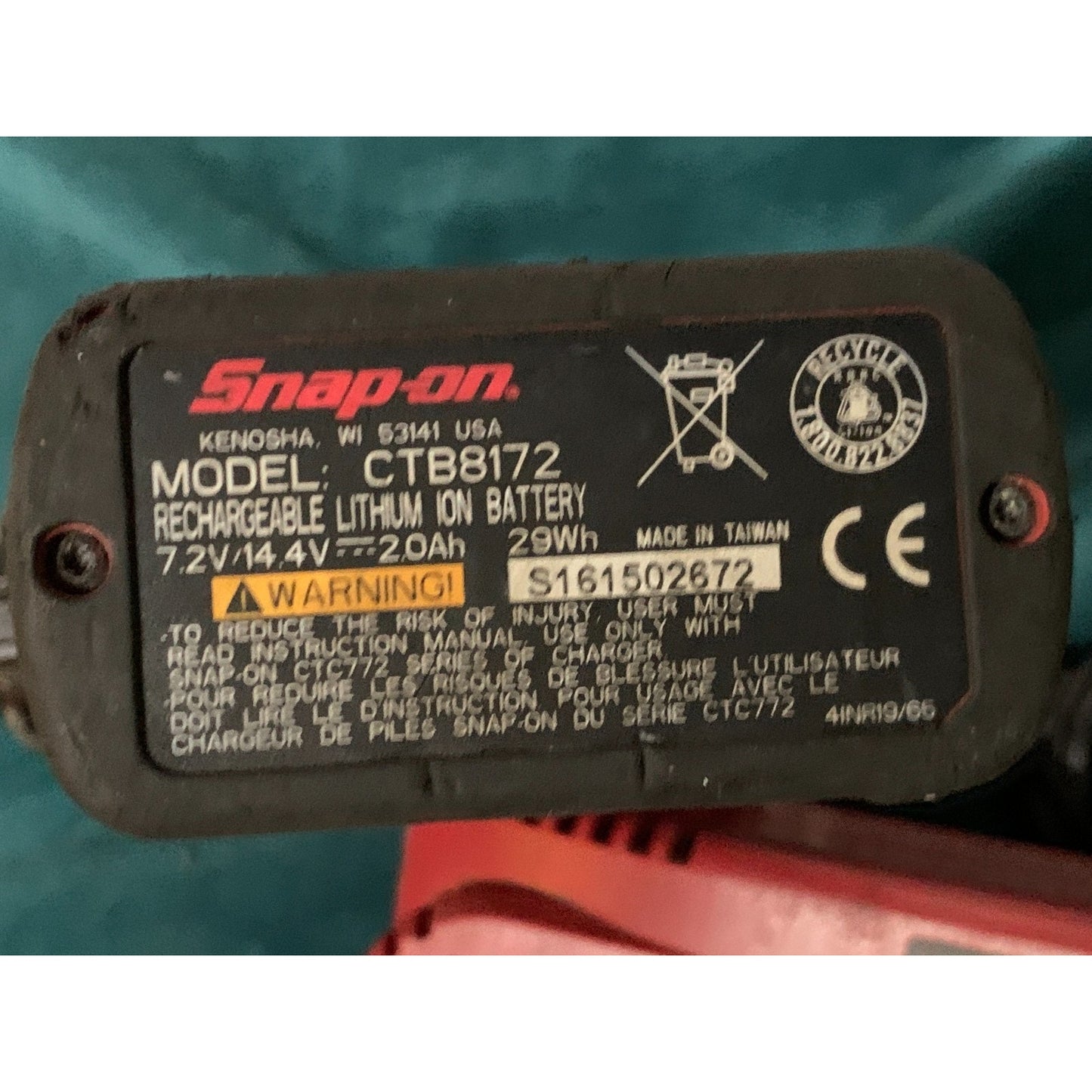 Snap-on 14.4V 3/8″ Drive Cordless Brushless Impact Wrench w/ Battery & Charger