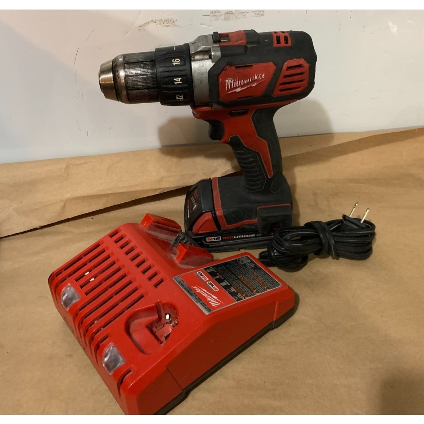 Milwaukee 2606-20 M18 Compact 1/2" Drill Driver + 2.0Ah Battery & Charger