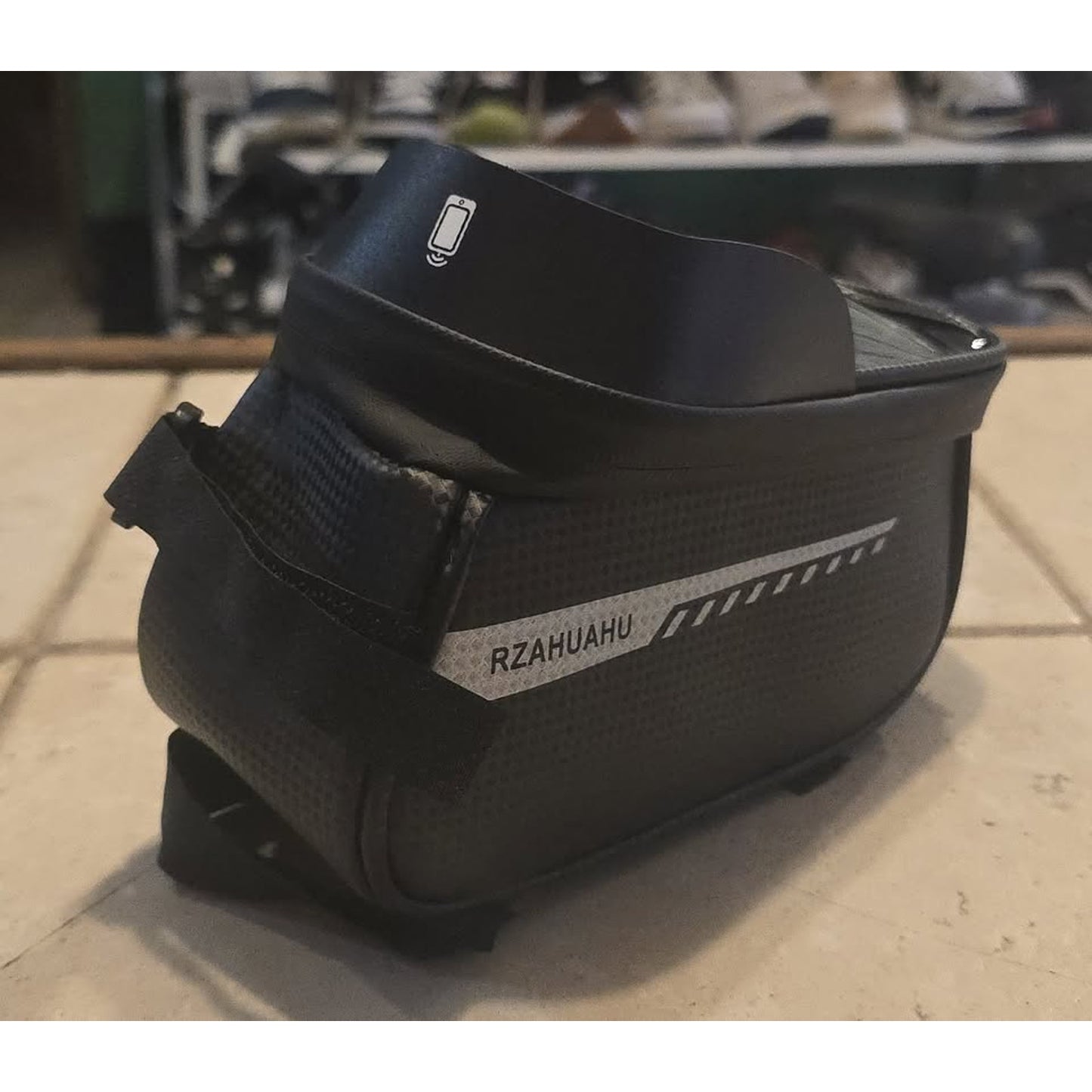 Rzahuhu Crossbar Phone Bag