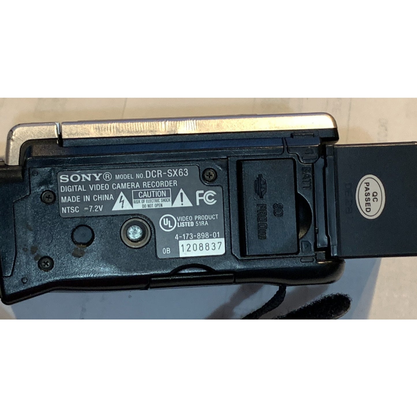 Sony DCR-SX63 Handycam Digital Video Camcorder Charger & Battery