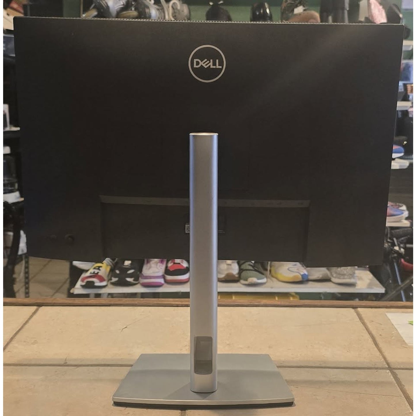 Dell 24" Class WUXGA LCD Monitor / P2432 /