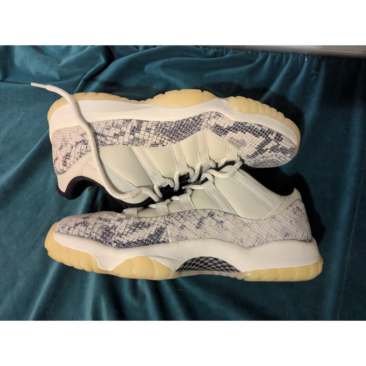 Jordan 11 Retro Low Snake Light Bone cd6846002 Size 11