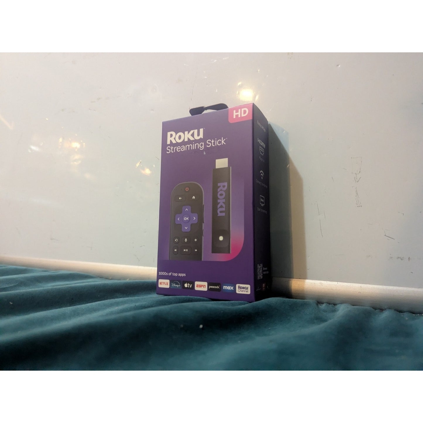 Roku Streaming Stick with Roku Voice Remote 3840R