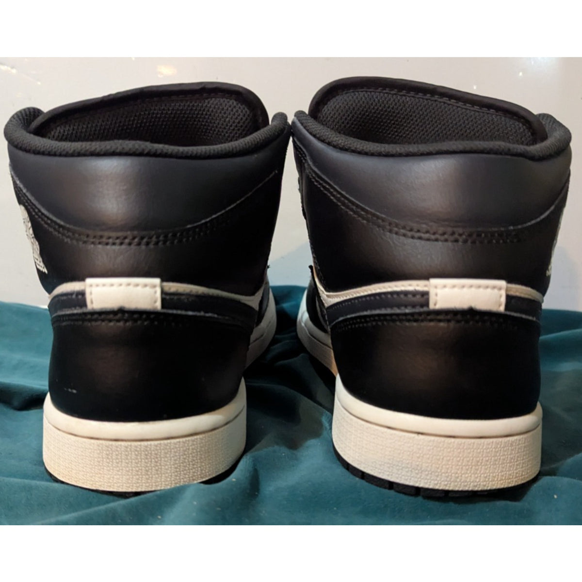 Air Jordan 1 Mid Size 9 Us Black/Off Noir-Summit White DQ8426-010
