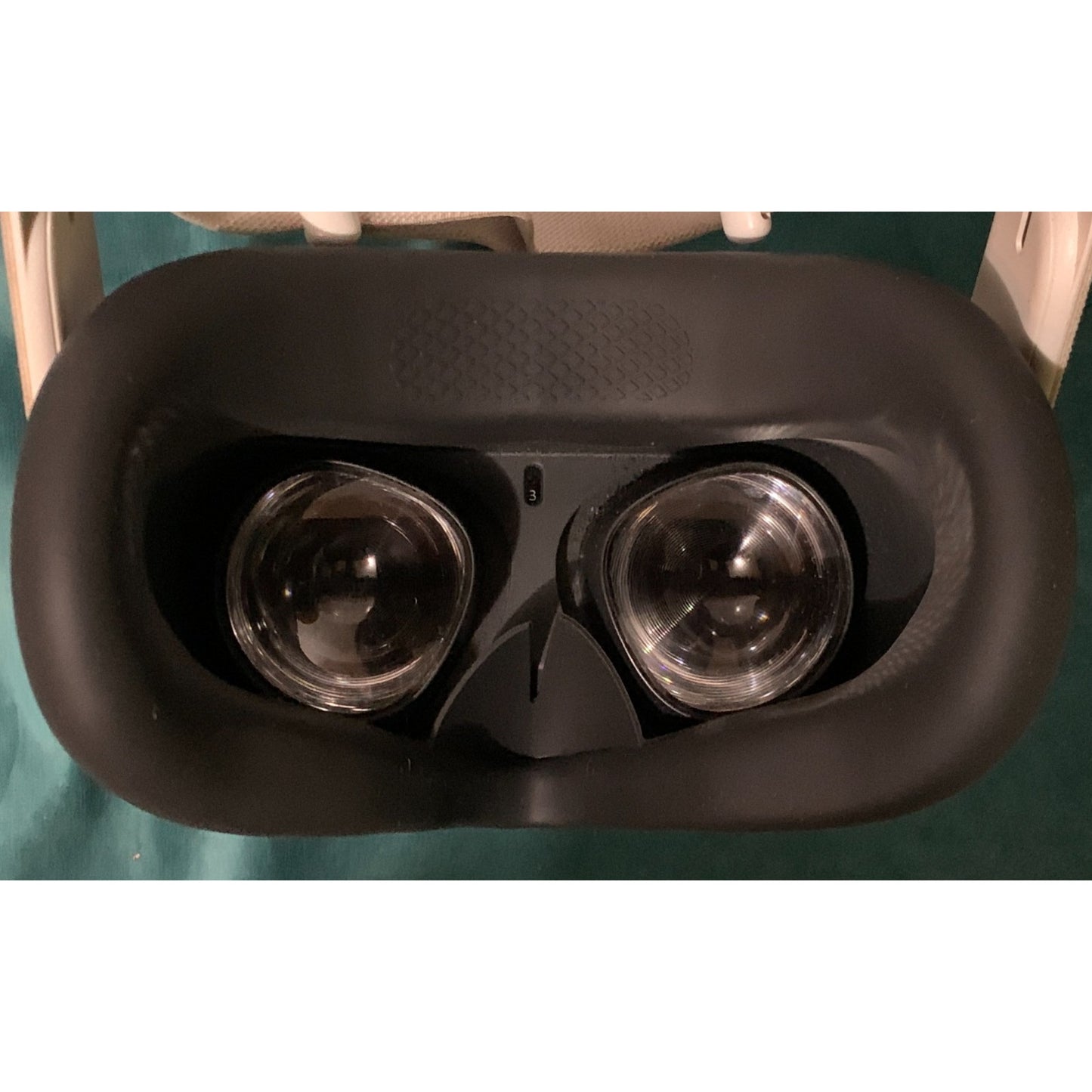 Meta Oculus Quest 2 128GB Headset -With Controllers (missing covers & top strap)