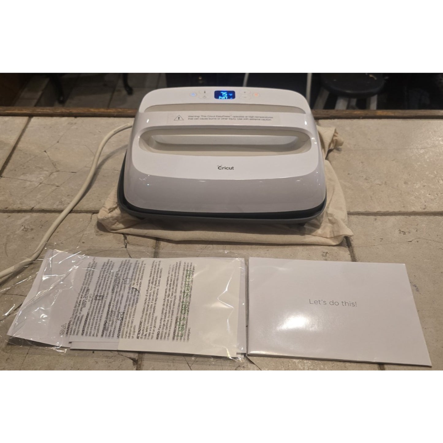 Cricut Easy Press 2 Heat Press Machine 9x9 Inch w/ Base
