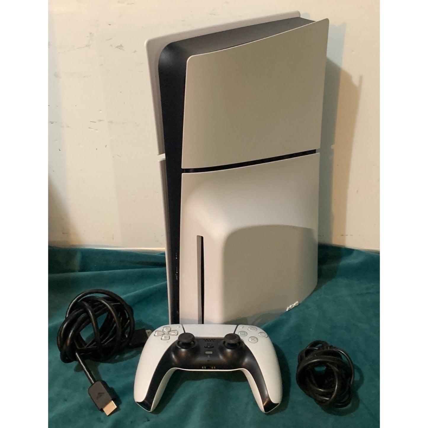 Sony PlayStation 5 Slim Digital CFI-2115 White 825GB Bundle