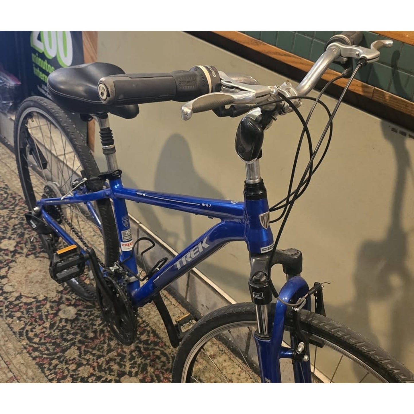 Trek Verve 2 Hybrid Bike / 15" Frame / 700cm Wheels / 24-Speed /