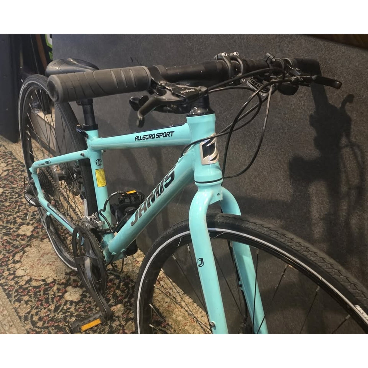 Jamis Allegro Sport Mountian Bike / 700CM Wheels / 14" Frame / 21-Speed /