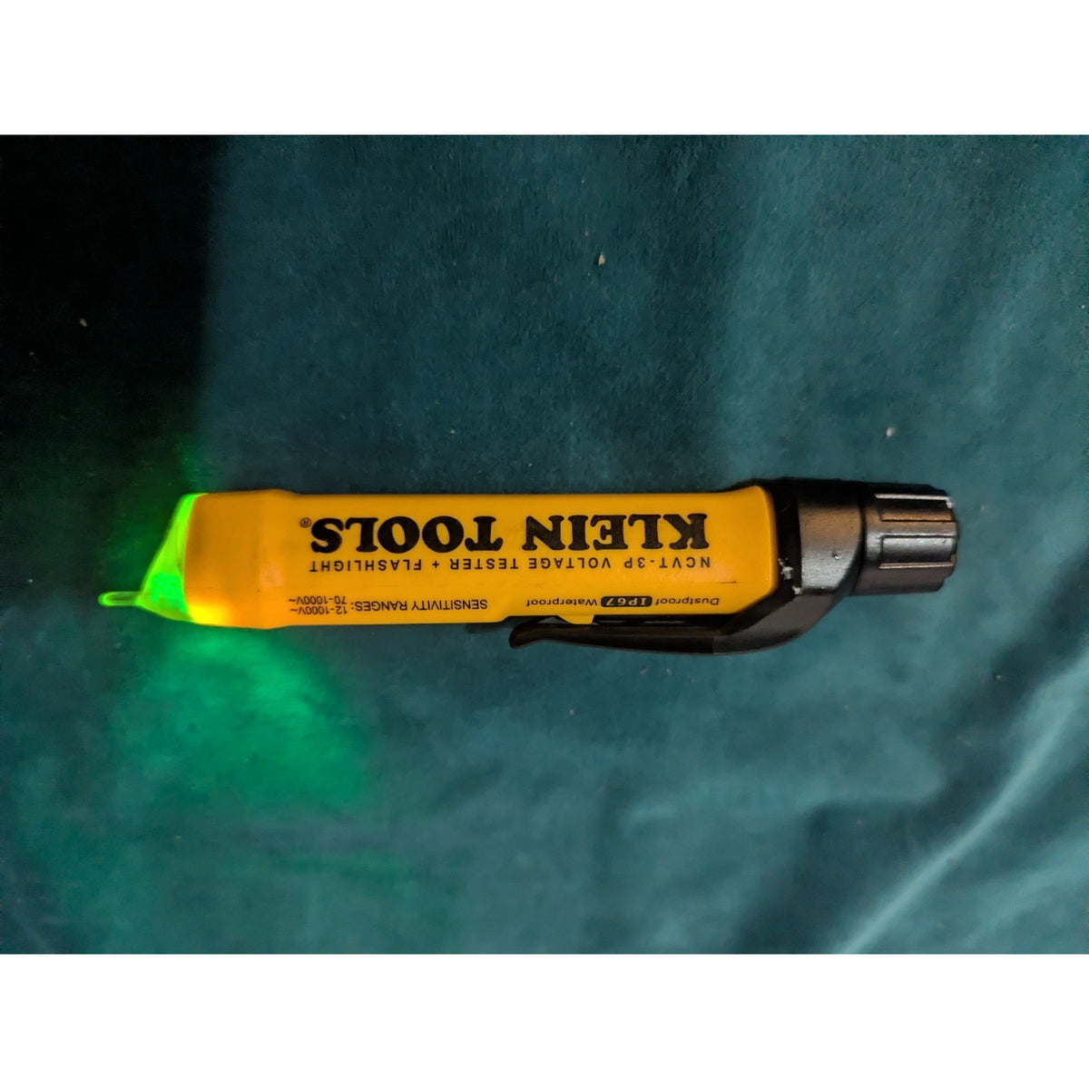 Klein Tools Dual Range Non Contact Voltage Tester With Flashlight