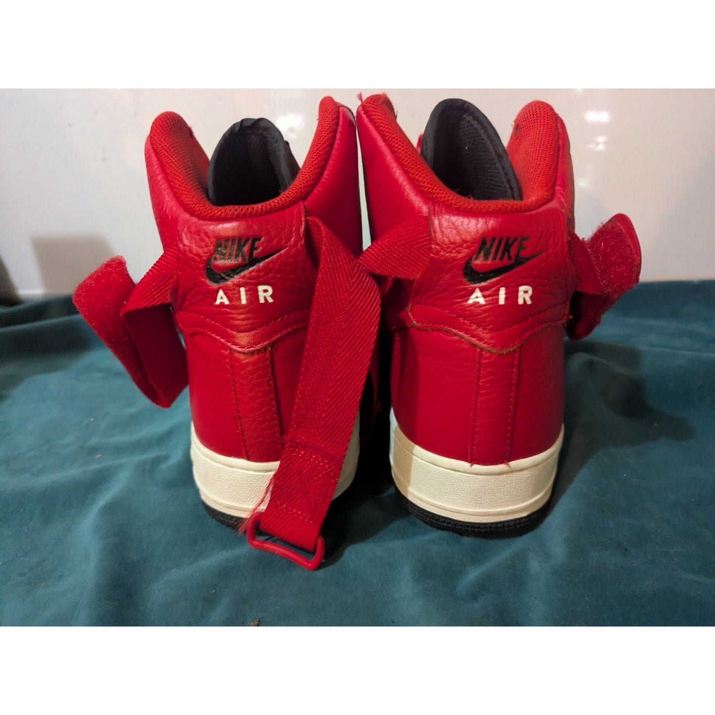 Nike Air Force 1 High 07 LV8 Wolf Grey-University Red SZ 11.5 [806403-007]