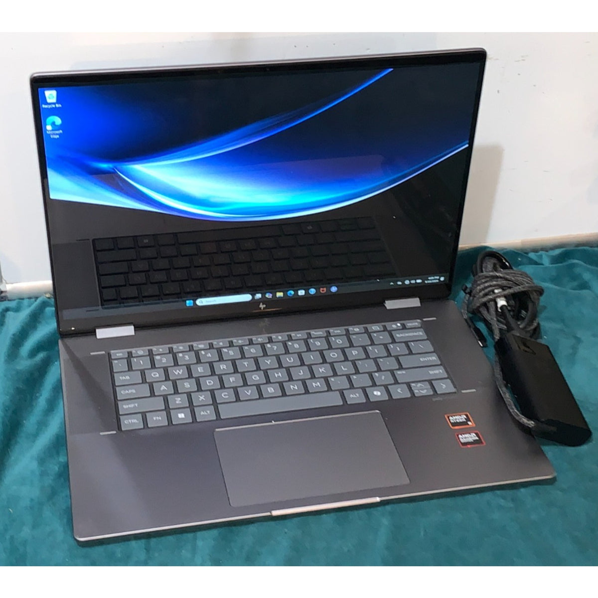HP Envy x360 2-in-1 16-ad0013dx 16" Touch Ryzen 5 8640HS 8GB RAM 512GB SSD W11