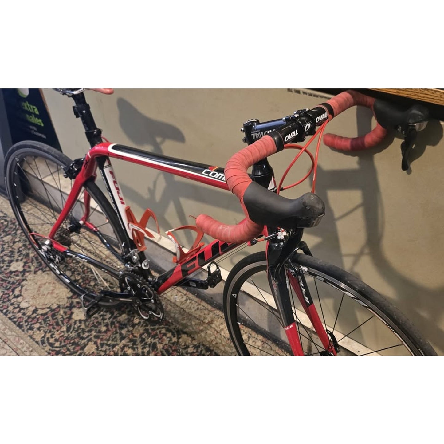 Fuji SL1 Road Bike / 700Cm Wheels / 21" Frame / 20-Speed /