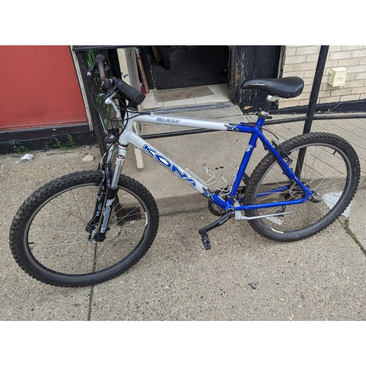 Kona Blast 20" Frame, 26" Wheels, 27 Spoeed