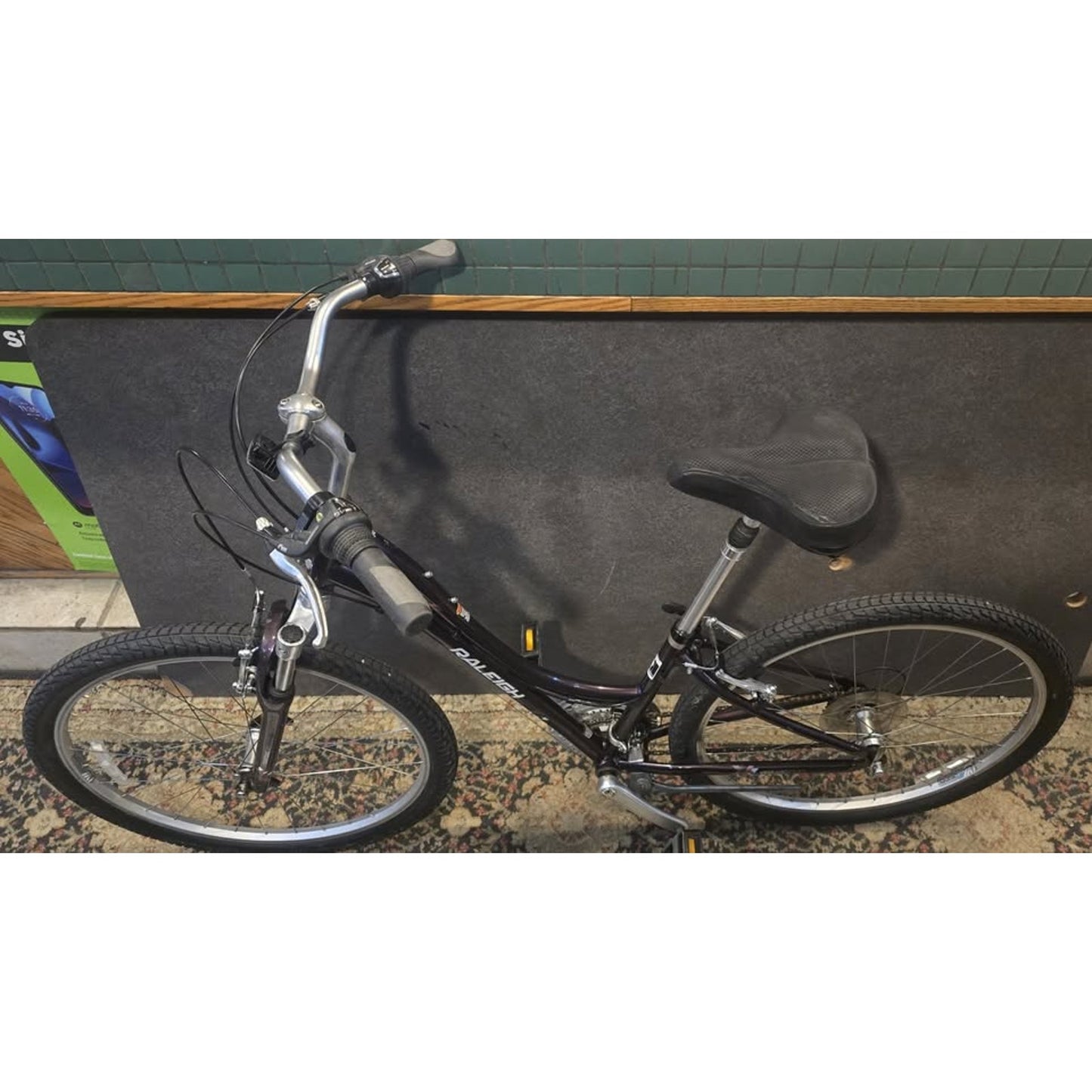 Raleigh Adventure 3.0 Step-Through Hybrid Bike / 15" Frame / 27.5" Wheels / 21-Speed /